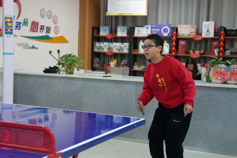 屢次撕破巴